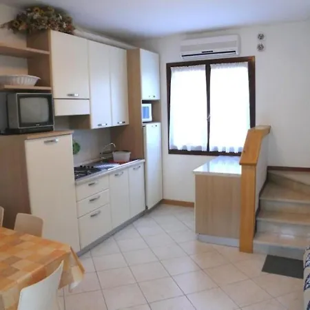 Townhouse With Enclosed Private Garden * Bibione